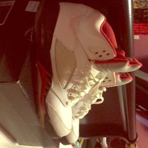 Air Jordan Retro 5 Fire Reds (2013 release)